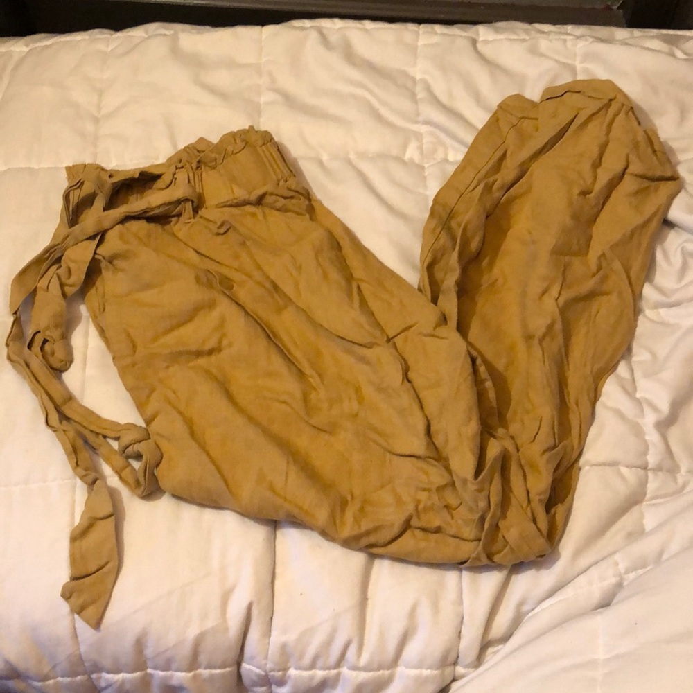 Paper bag pants with matching belt